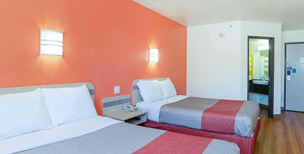 Hotel 6-fort Lupton, Co