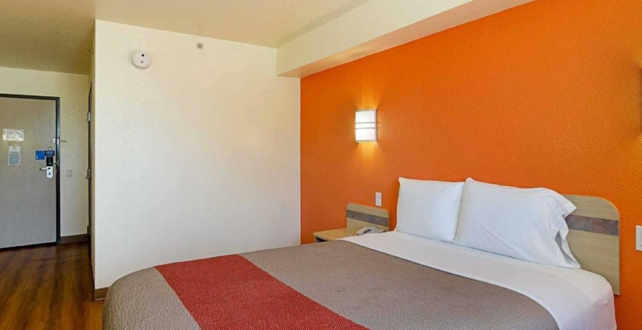 6-fort Lupton, Co Hotel