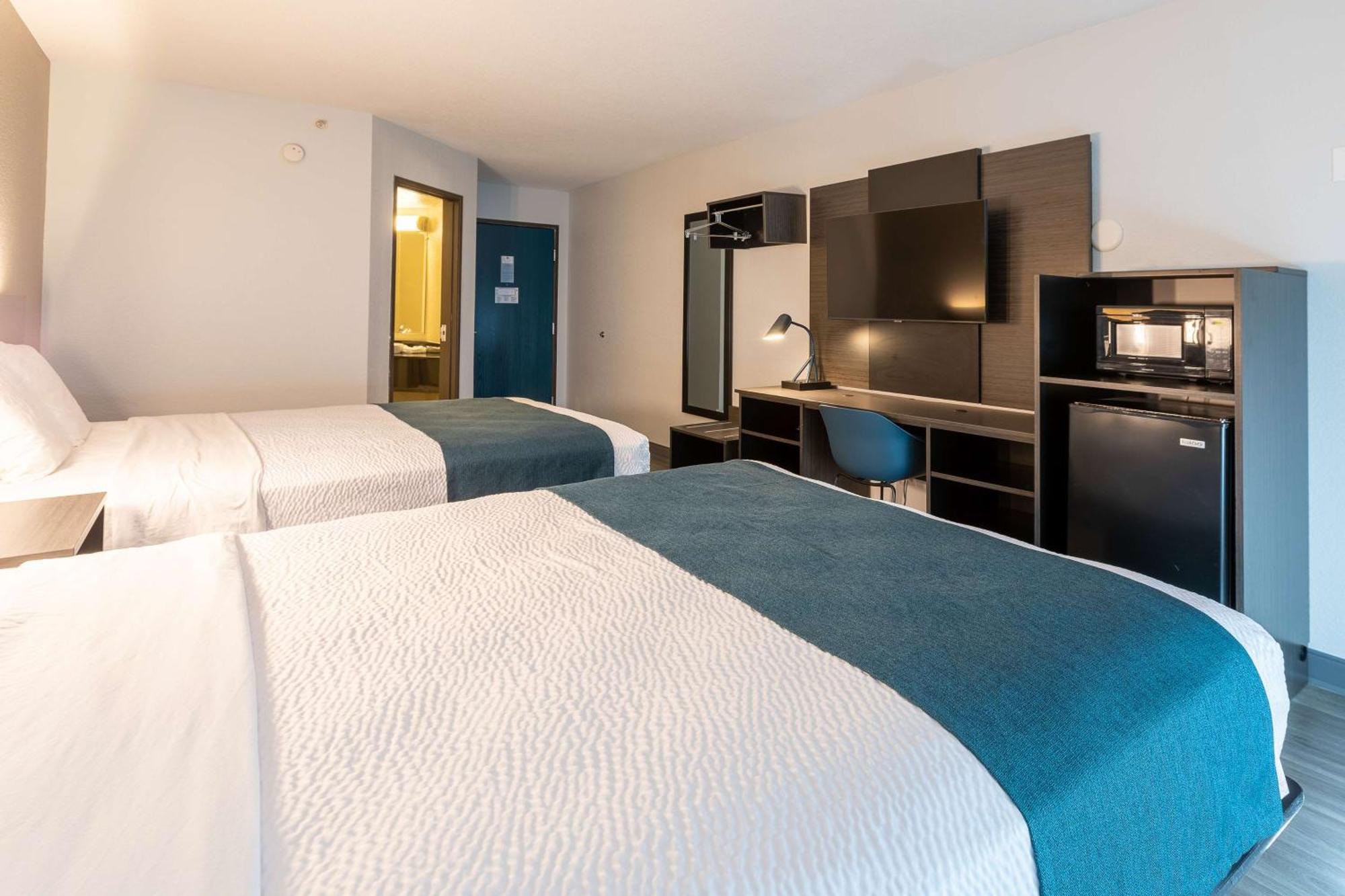 6-fort Lupton, Co Hotel
