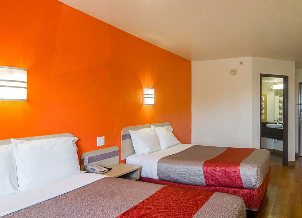 6-fort Lupton, Co Hotel