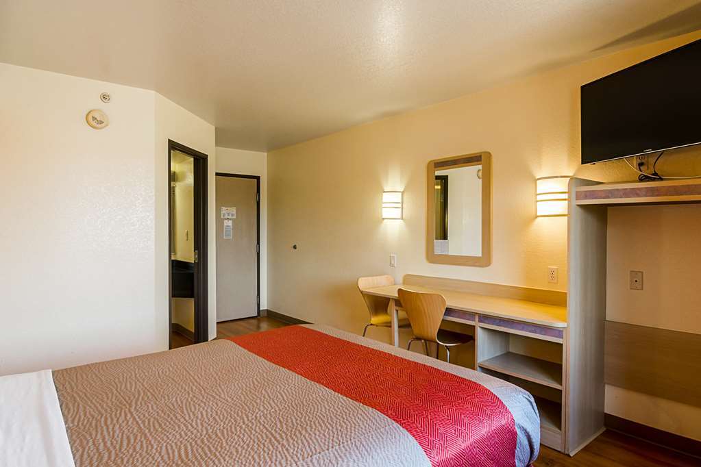 6-fort Lupton, Co Hotel